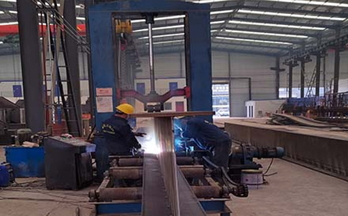 甘肃西和西和钢结构厂房建造前的准备工作 甘肃西和西和钢结构厂房建造前的准备工作